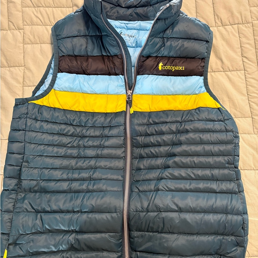 cotopaxi Blue Black Light Blue Yellow Quilted Packable Puffer Vest
